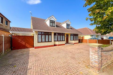 Woodrows Lane, Clacton On Sea CO16 4 bed detached house for sale