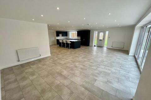 Cock Bank, Whittlesey, Peterborough 4 bed semi