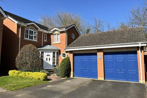 Roman Way, Daventry 4 bed house for sale