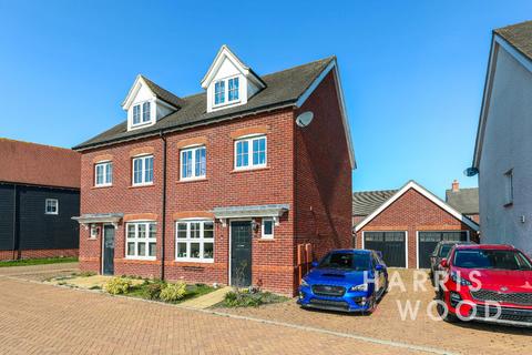 Collar Way, Witham, Essex, CM8 4 bed townhouse for sale