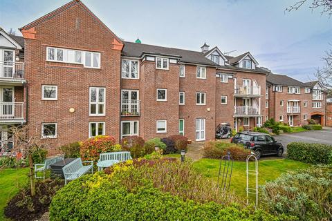 26 Lavington Court, Underhill Street... 1 bed retirement property for sale