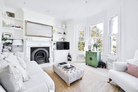 Querrin Street, Sands End, London, SW6 2 bed flat for sale