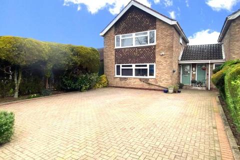 4 bedroom link detached house for sale