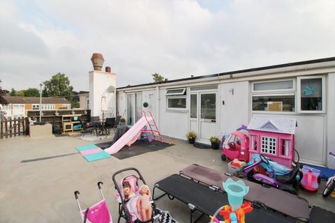 Harlow CM19 2 bed flat for sale