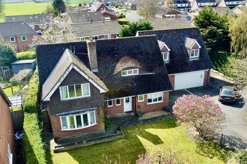 Old Road, Leconfield, HU17 7NH 4 bed detached house for sale