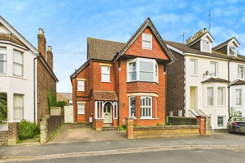 Bedford Road, Horsham RH13 5 bed detached house for sale