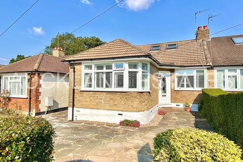 Aberdale Gardens, Potters Bar EN6 4 bed semi