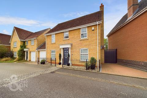 4 bedroom link detached house for sale