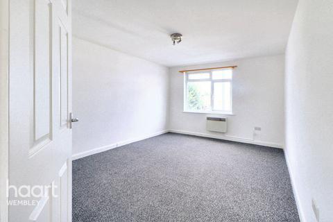 North Wembley 2 bed flat for sale