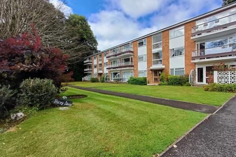 2 bedroom ground floor flat for sale