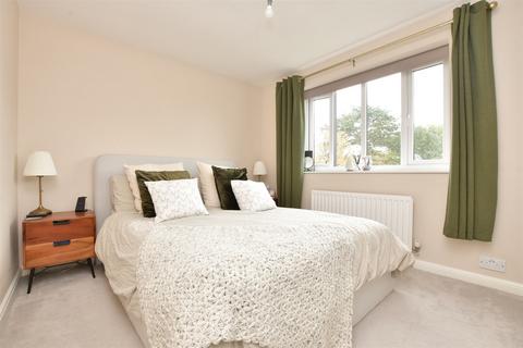St. Anne's Mount, Redhill, Surrey 1 bed apartment for sale