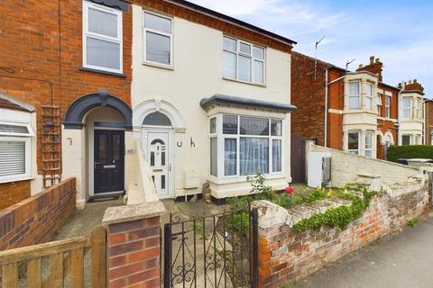 Victoria Road, Mablethorpe LN12 6 bed semi