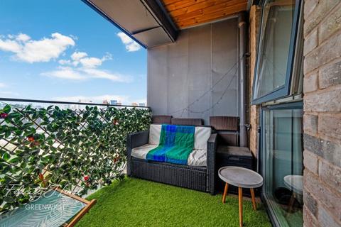 Caledonian Point, Greenwich, SE10 2 bed apartment for sale