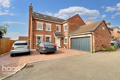 7 bedroom detached house for sale