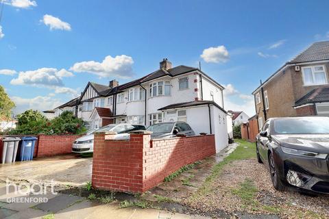 Ascot Gardens, Southall 3 bed end of terrace house for sale