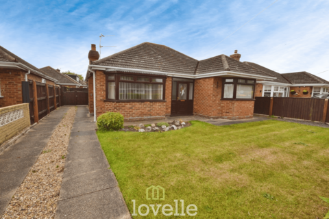 Queen Elizabeth Road, Humberston DN36 3 bed detached bungalow for sale