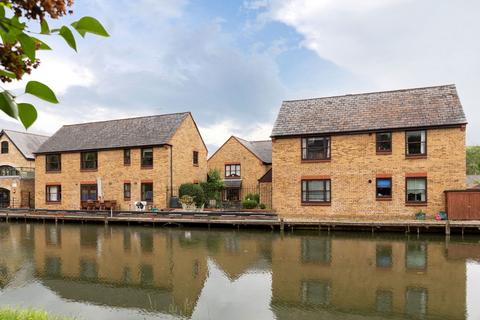 Bridge Street, Berkhamsted... 2 bed retirement property for sale