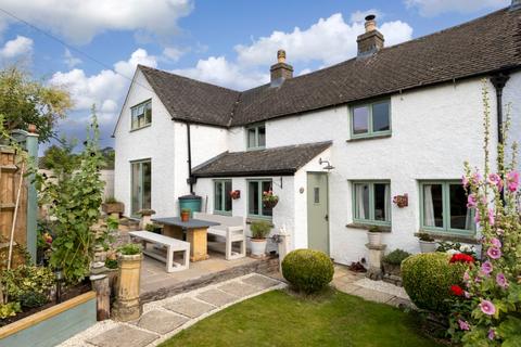Camp Gardens, Stow on the Wold... 3 bed semi