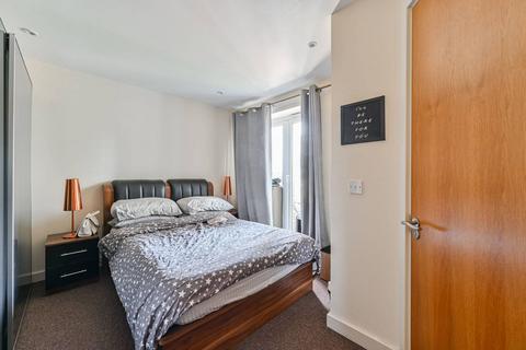 Old Kent Road, Peckham, London, SE15 2 bed flat for sale