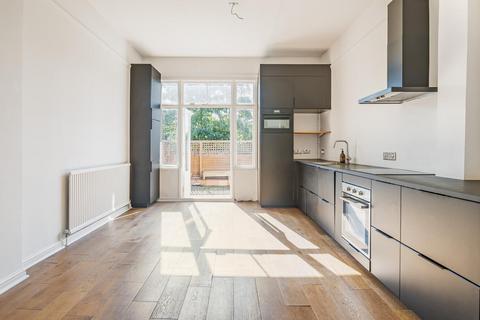 Forest Hill Road, East Dulwich 3 bed flat for sale