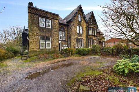 Oak Mount, Bradford, West Yorkshire, BD8 1 bed apartment for sale