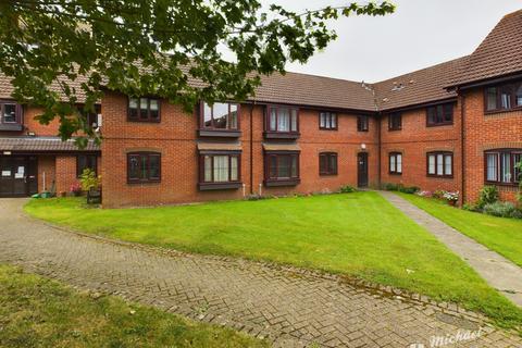 Churchill Court, Beaconsfield Road... 1 bed flat for sale