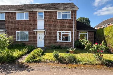 Staplehurst, Kent, TN12 0SB 3 bed semi