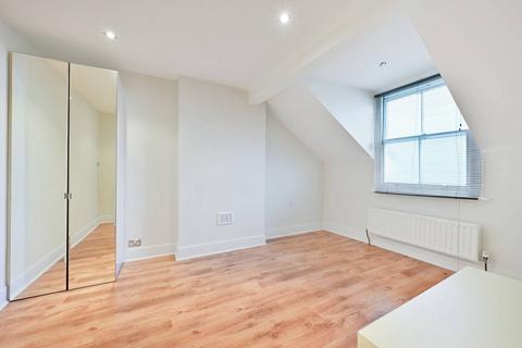 Carmalt Gardens, Putney, London, SW15 2 bed flat for sale