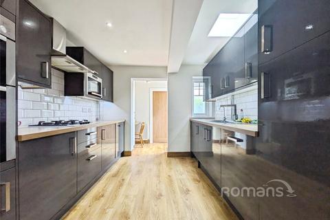 Clarendon Road, Reading, Berkshire 2 bed terraced house for sale