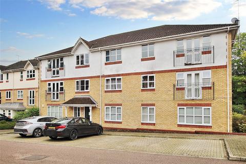 Alexandra Gardens, Woking GU21 2 bed flat for sale