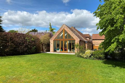 Radcliffe Road, Holme Pierrepont NG12 6 bed detached house for sale