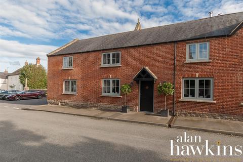 Bradenstoke, Chippenham 5 bed semi