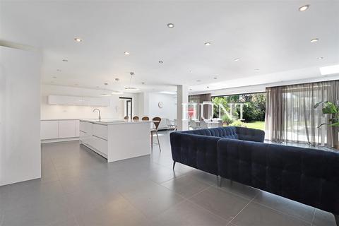 Campions, Loughton 5 bed detached house for sale