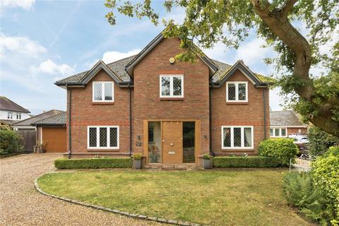Waterperry Lane, Chobham, Woking, GU24 5 bed detached house for sale