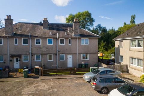 11 Carlile Place, Perth, PH1 5AR 3 bed ground floor flat for sale