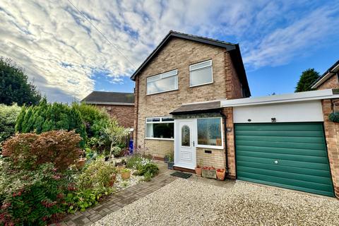 All Hallows Road, Walkington, HU17 8SH 3 bed link detached house for sale