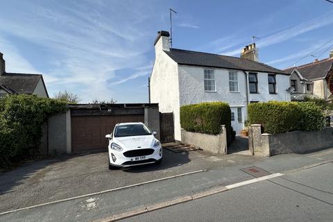 Llanfairpwllgwyngyll, Isle of Anglesey 3 bed semi