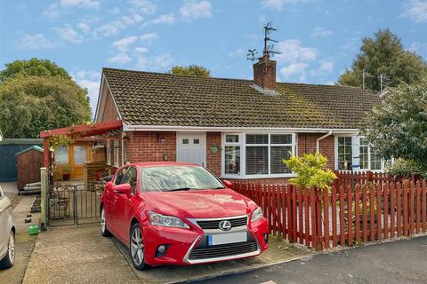 2 bedroom semi-detached bungalow for sale