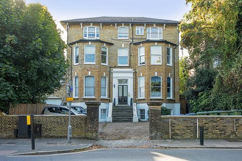 Charlton Road, London 2 bed apartment for sale