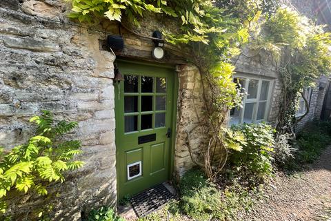 Marshfield SN14 2 bed cottage for sale