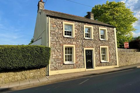 Llangattock, Crickhowell, NP8 4 bed detached house for sale