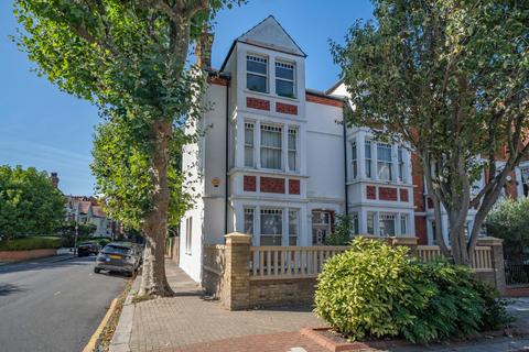 Carmalt Gardens, Putney 2 bed flat for sale