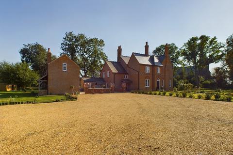 White House Road, Ely CB7 7 bed character property for sale