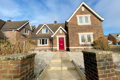 Silverwood Close, Wimborne, Dorset 4 bed chalet for sale