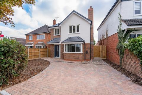 Hurcott Road, Kidderminster, DY10 3 bed detached house for sale