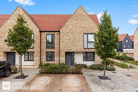 Limes Avenue, Waltham Cross, EN8 3 bed semi