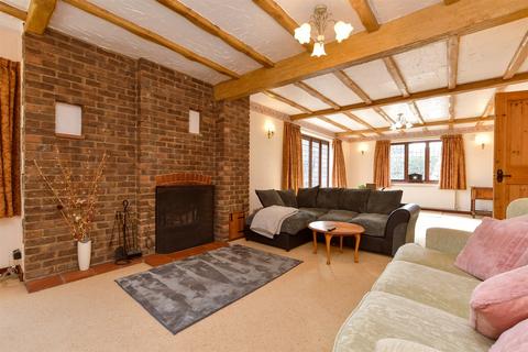 Spade Lane, Hartlip, Sittingbourne, Kent 4 bed detached house for sale