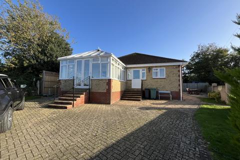 Staplers Road, Newport 3 bed detached bungalow for sale
