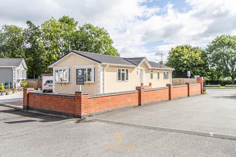 Springfield Park, Wykin Road... 2 bed park home for sale