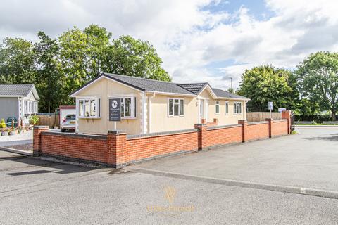 Springfield Park Wykin Road... 2 bed park home for sale